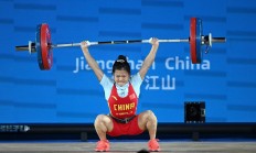 世俱杯官网:举重亚锦赛：赵金红包揽女子45公斤级三项冠军 打破抓举世界纪录